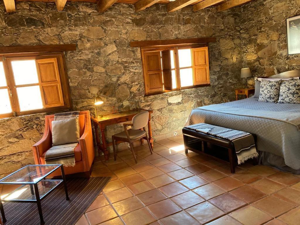 Y Paz (adults Only) 2* Catorce